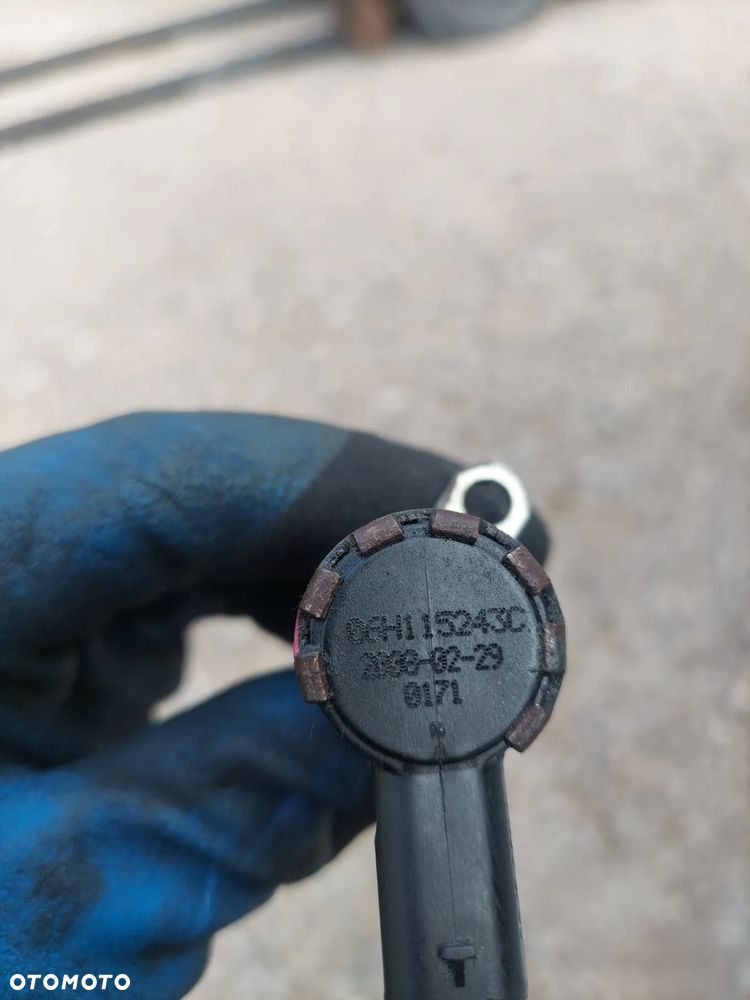 Zawór czujnik ciśnienia oleju Audi A4 B8 06H115243C - 2