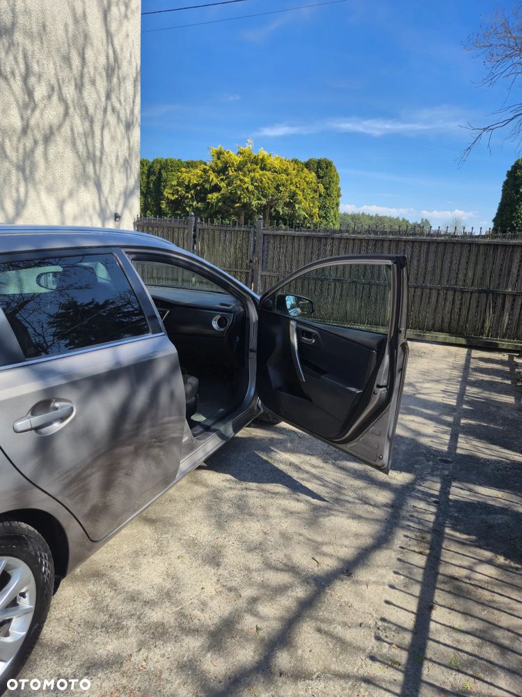 Toyota Auris 2.0 D-4D Prestige - 4