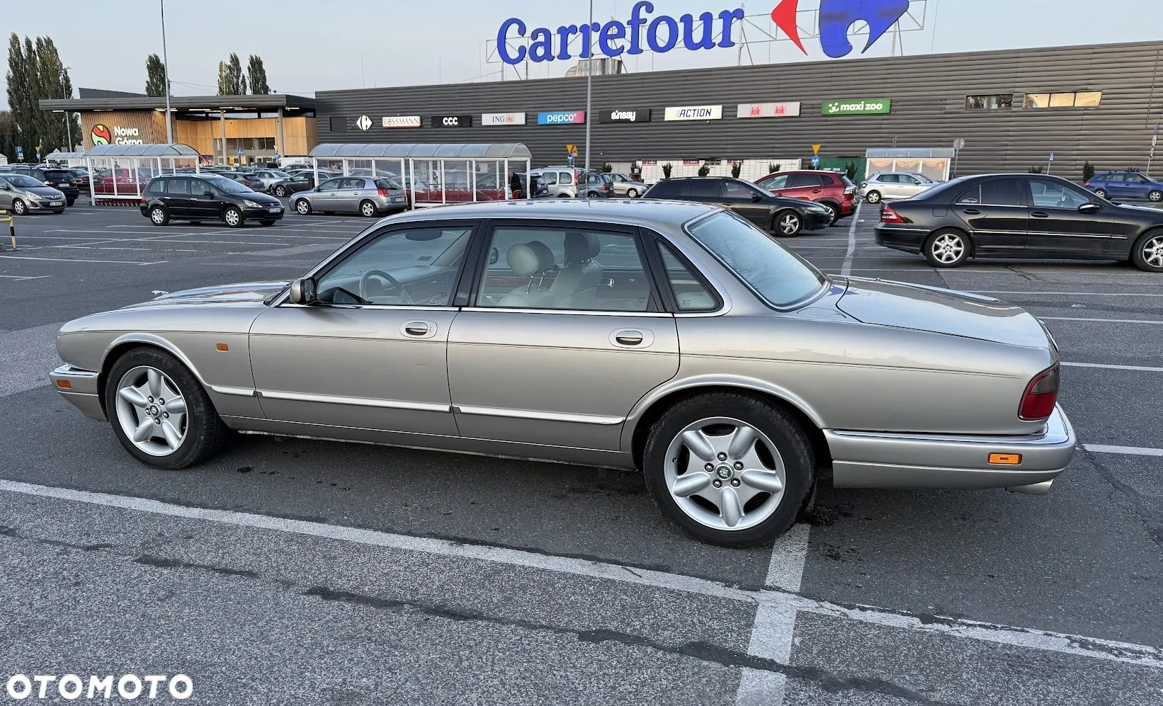Jaguar XJ - 4