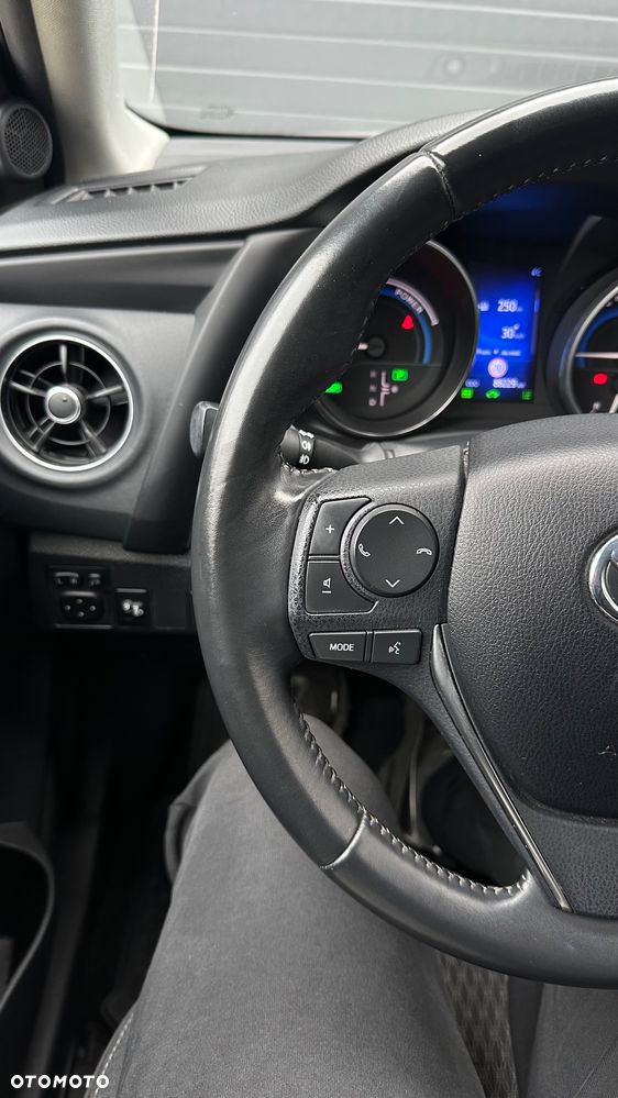 Toyota Auris 1.8 HSD Luna - 23