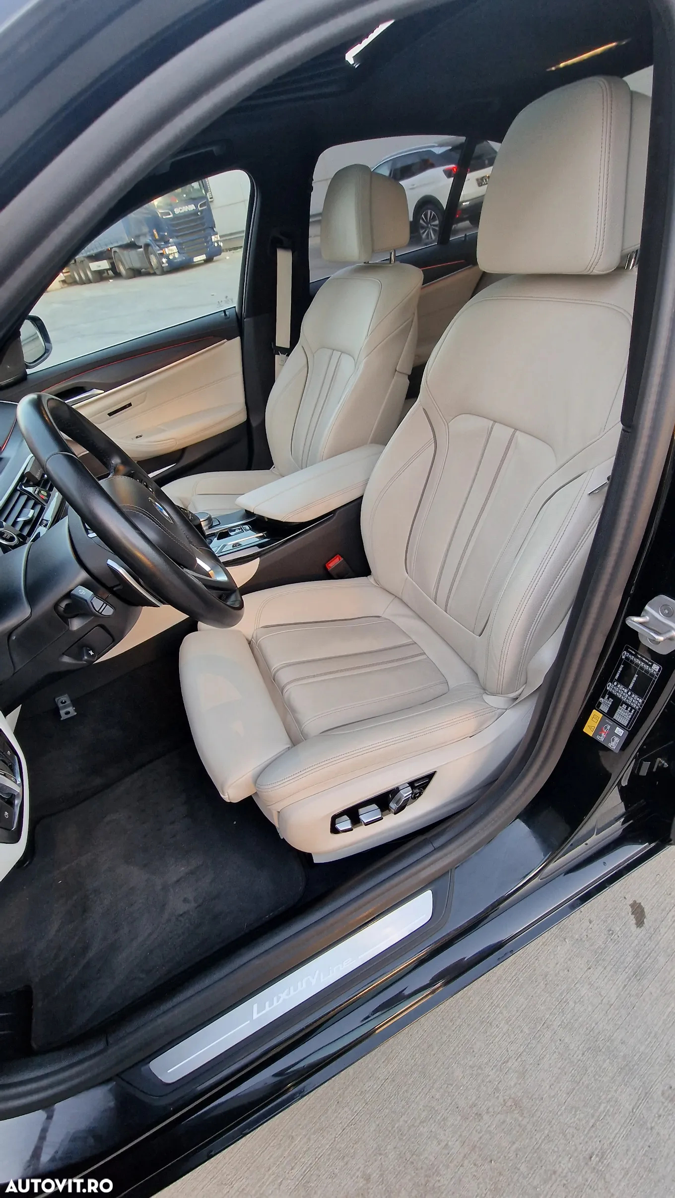 BMW Seria 5 530e Aut. Luxury Line - 10