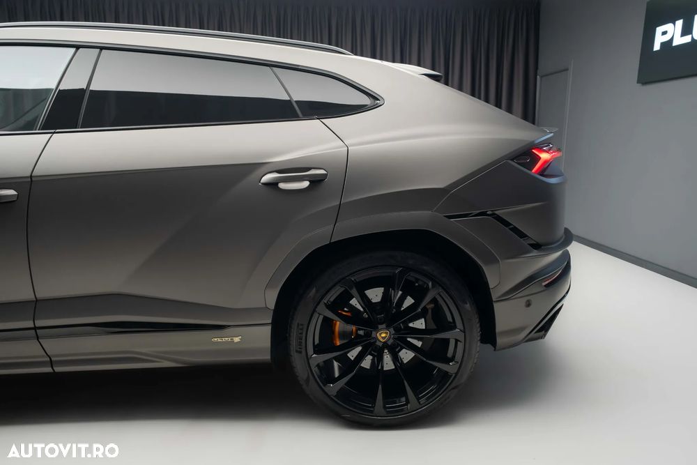 Lamborghini Urus - 12