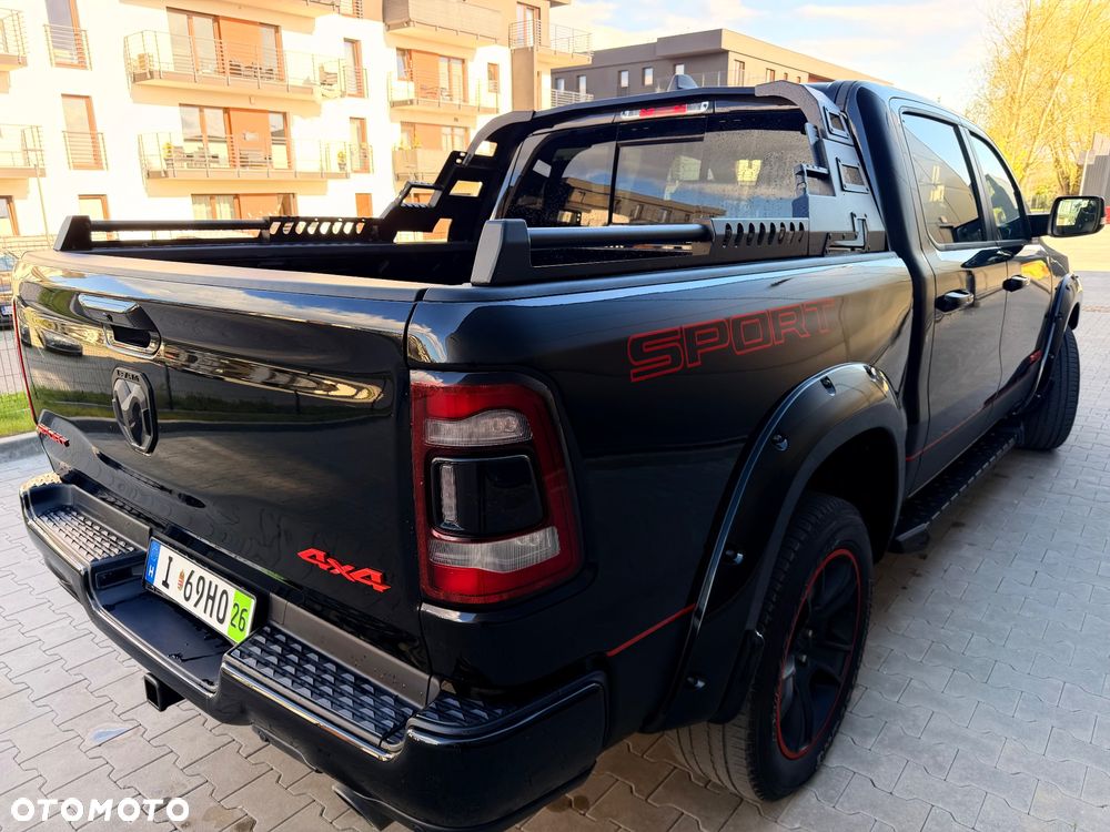 RAM 1500 Crew Cab Sport - 8