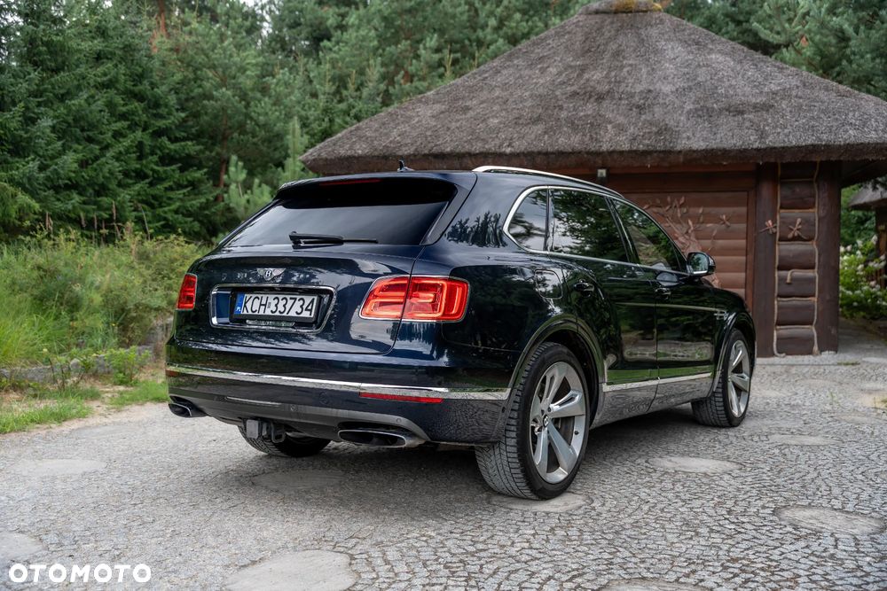 Bentley Bentayga W12 Mulliner - 14