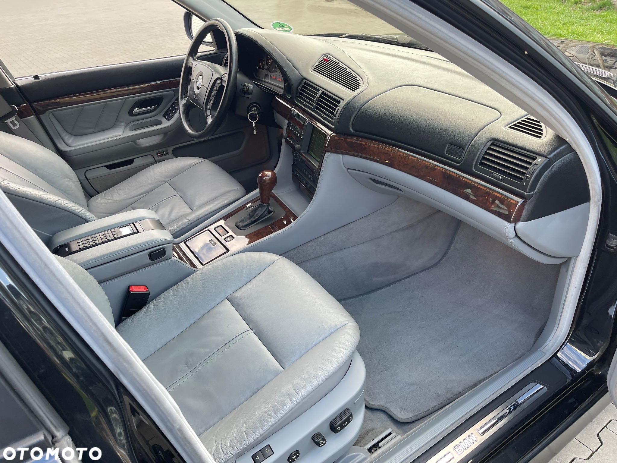 BMW Seria 7 750i - 16