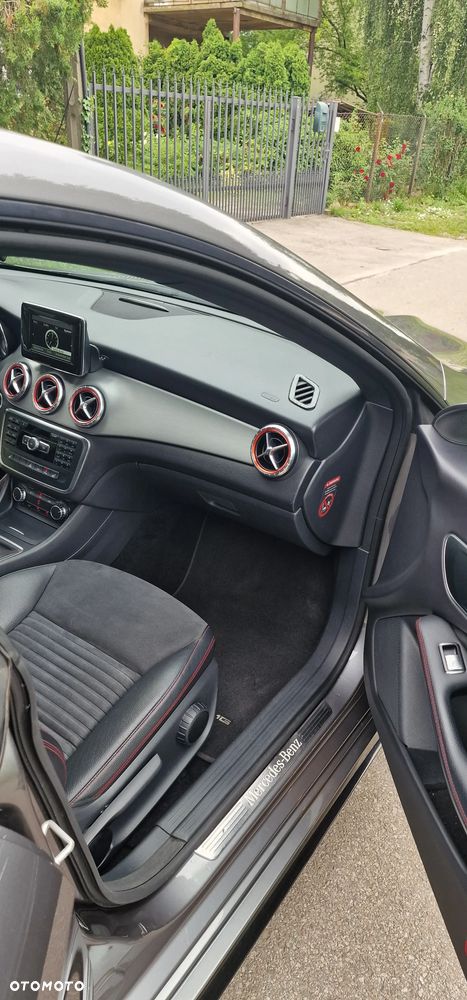 Mercedes-Benz CLA 200 AMG Line - 17