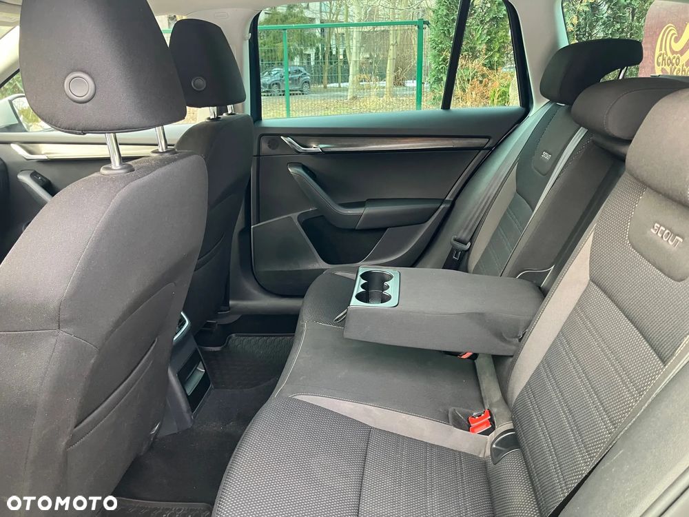 Skoda Octavia Scout 2.0 TDI 4x4 DSG - 19