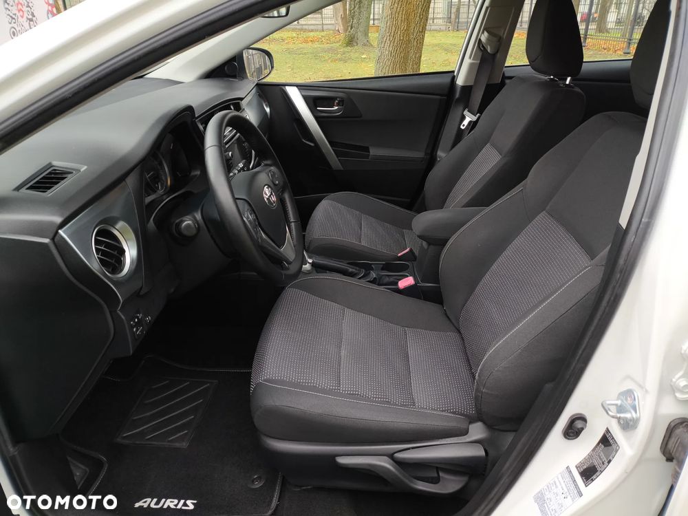 Toyota Auris - 15