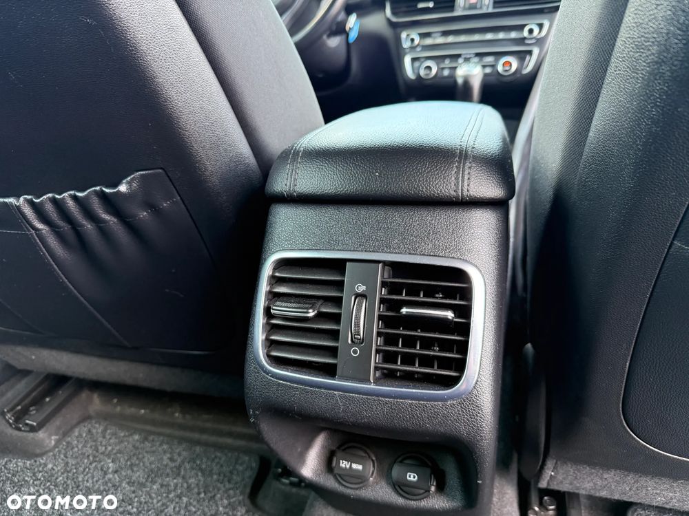Kia Optima - 36