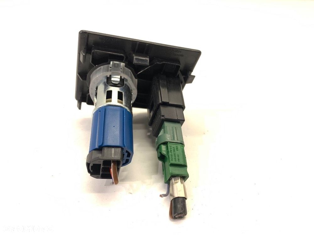 GNIAZDO USB  SKODA SUPERB III Kombi (3V5) 2015 - 2022 1.4 TSI iV 160 kW [218 KM] Hybryda silnik - 2