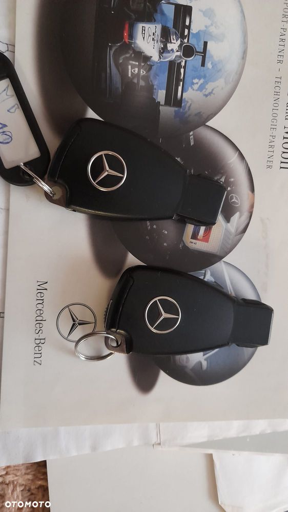 Mercedes-Benz Klasa E - 33