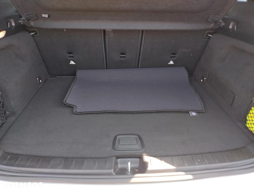 Mercedes-Benz GLA 200 Progressive - 18