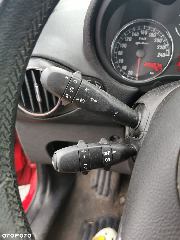 Alfa Romeo 147 1.9 JTDM 8V - 10