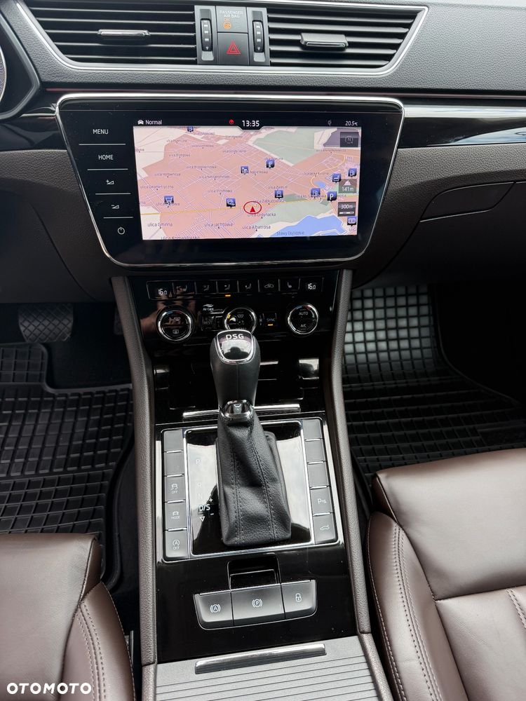 Skoda Superb 2.0 TDI L&K DSG - 17