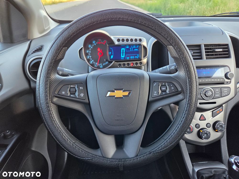 Chevrolet Aveo 1.2 LT - 10