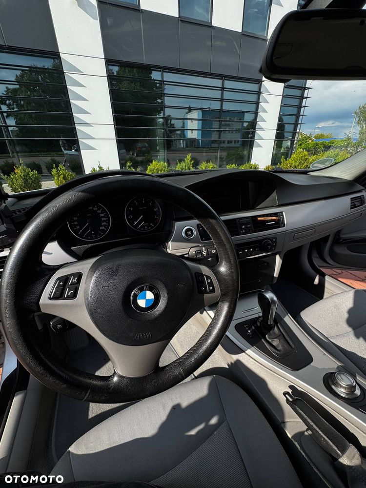 BMW Seria 3 325i - 10