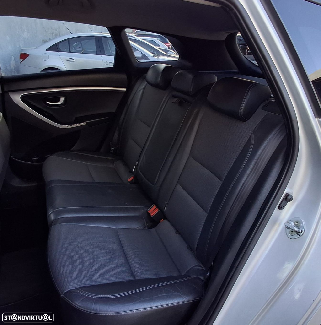 Hyundai i30 1.6 CRDI STyle J17 - 9