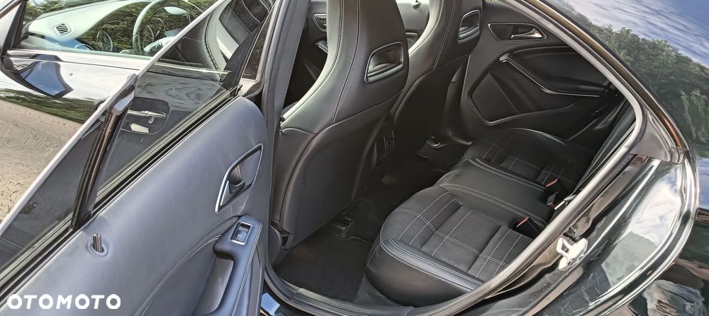 Mercedes-Benz CLA 180 - 16