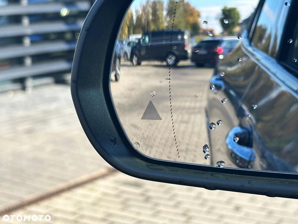 Mercedes-Benz GLA - 18