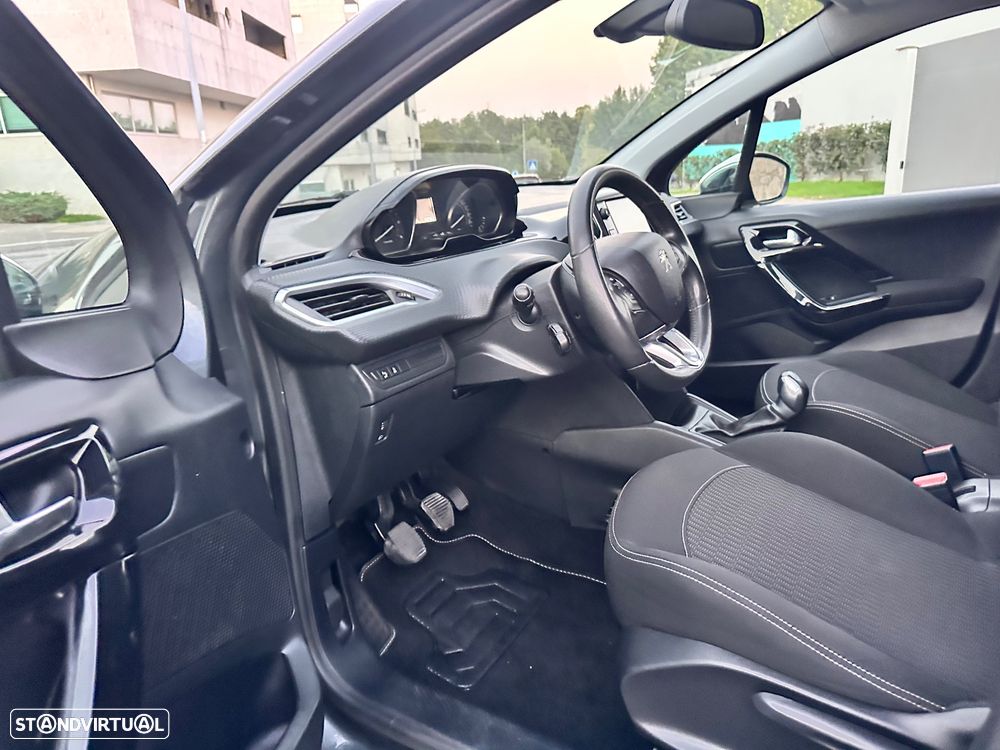 Peugeot 208 1.6 BlueHDi Style - 26