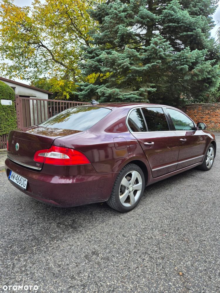 Skoda Superb 2.0 TDI Elegance DSG - 5