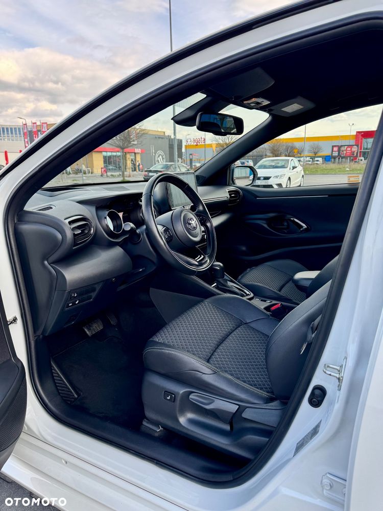 Toyota Yaris - 12