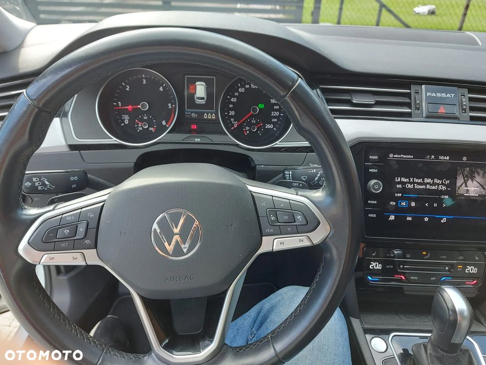 Volkswagen Passat - 8