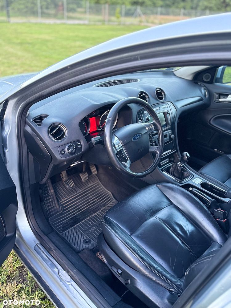Ford Mondeo 2.5 Ghia X - 10