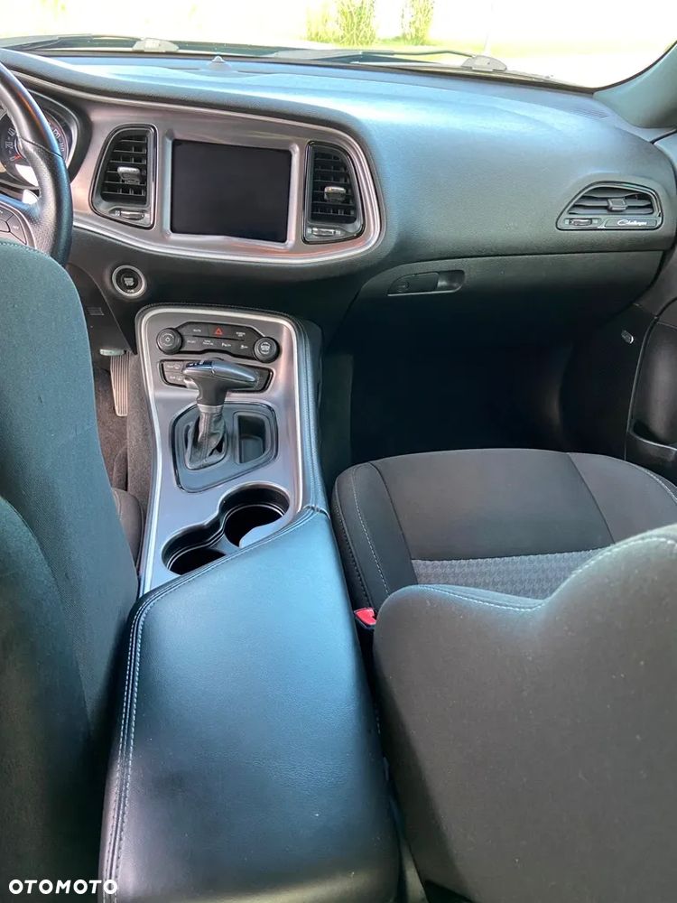 Dodge Challenger - 19