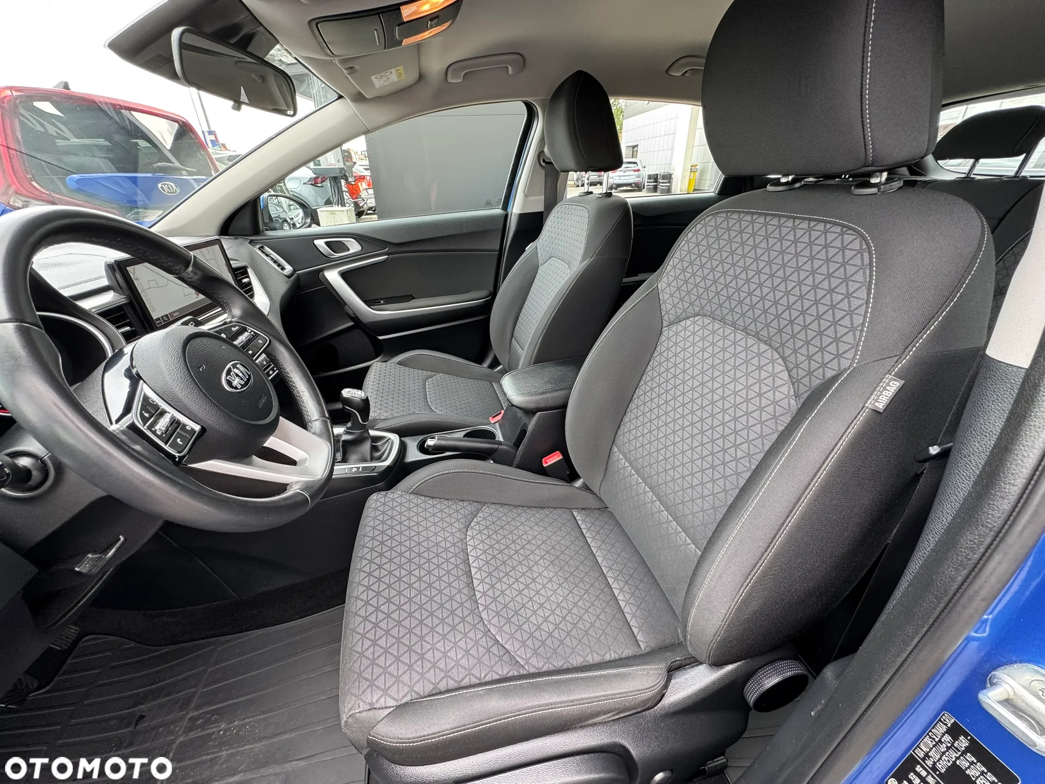 Kia Ceed - 10