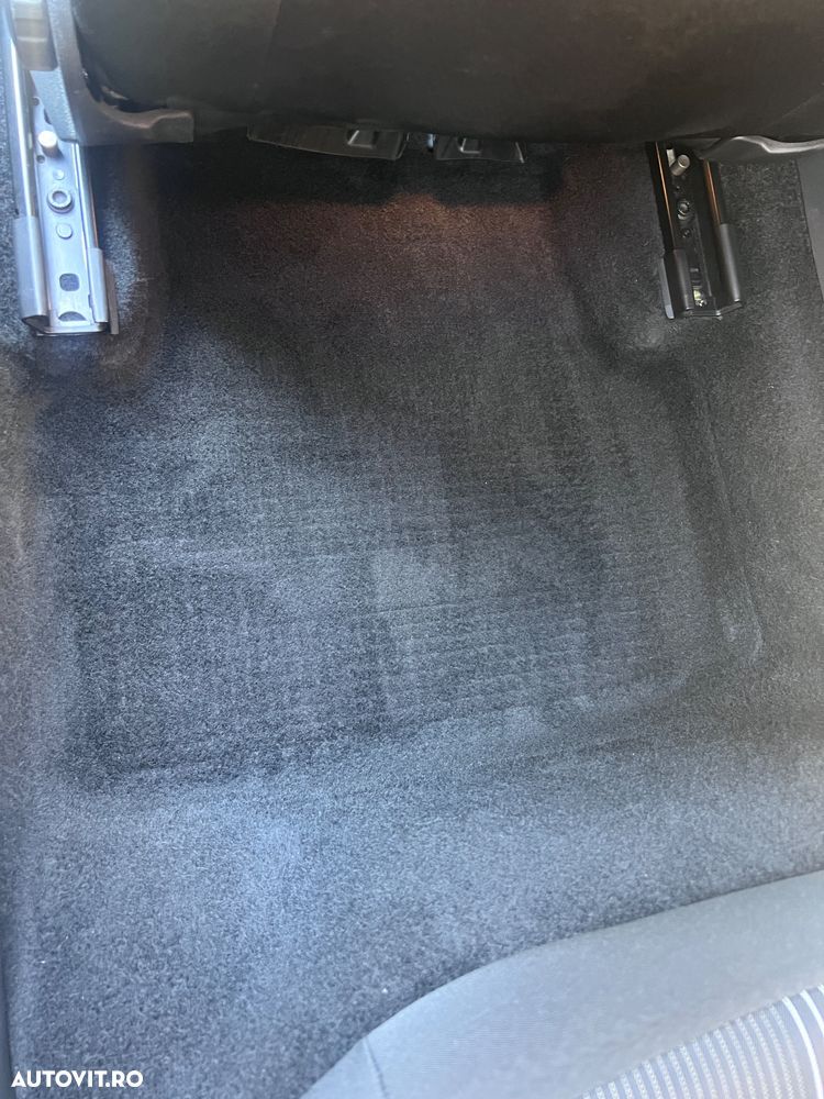 Skoda Octavia 2.0 TDI DSG Style - 28