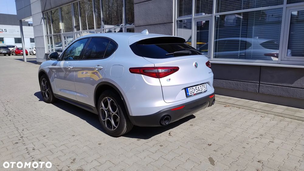 Alfa Romeo Stelvio - 8