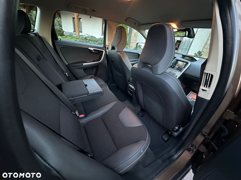Volvo XC 60 2.4D DRIVe - 6