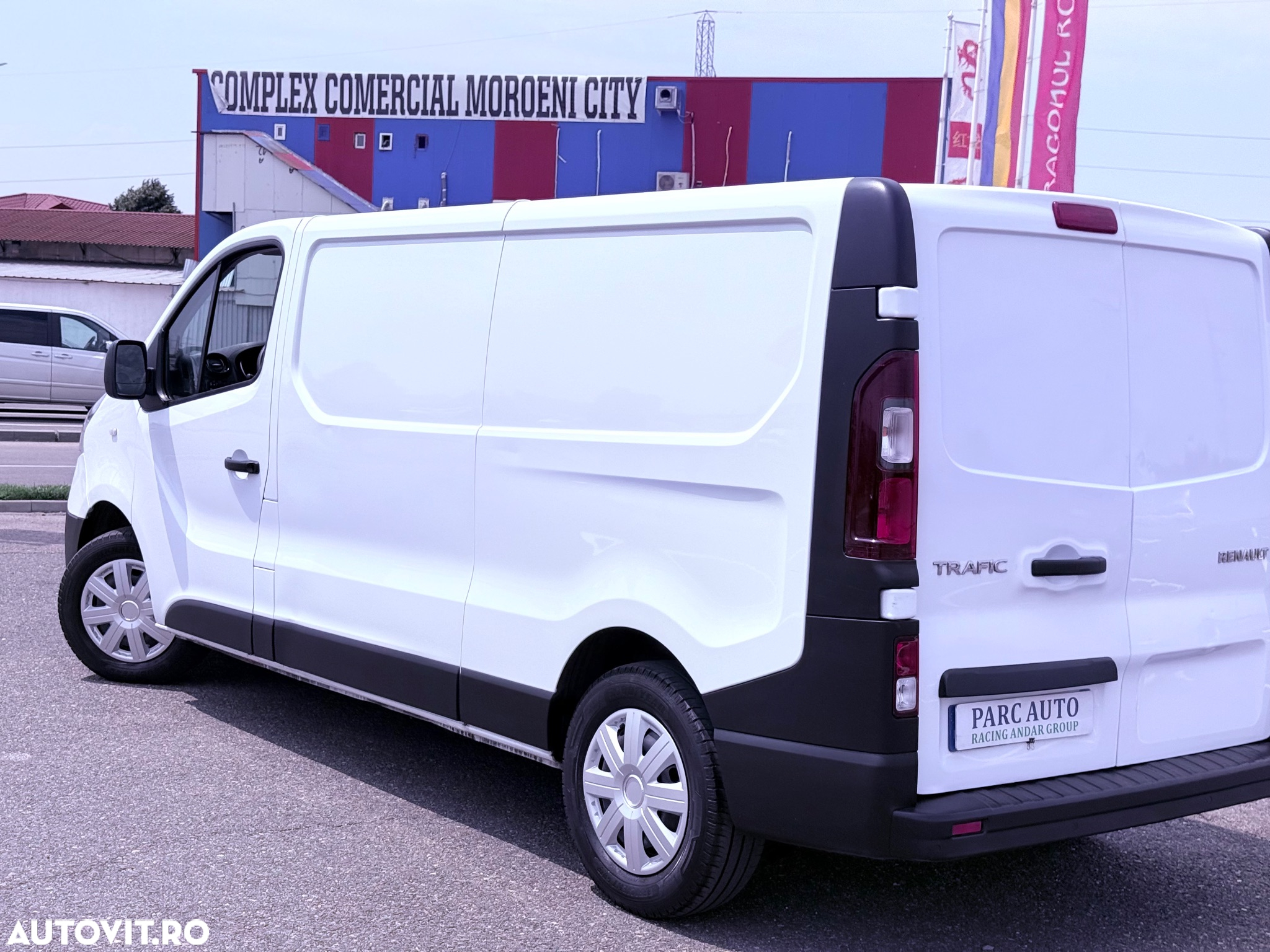 Renault Trafic 2.0 Blue dCi 146 Furgon Cabina Dubla L2H1 Authentique - 6