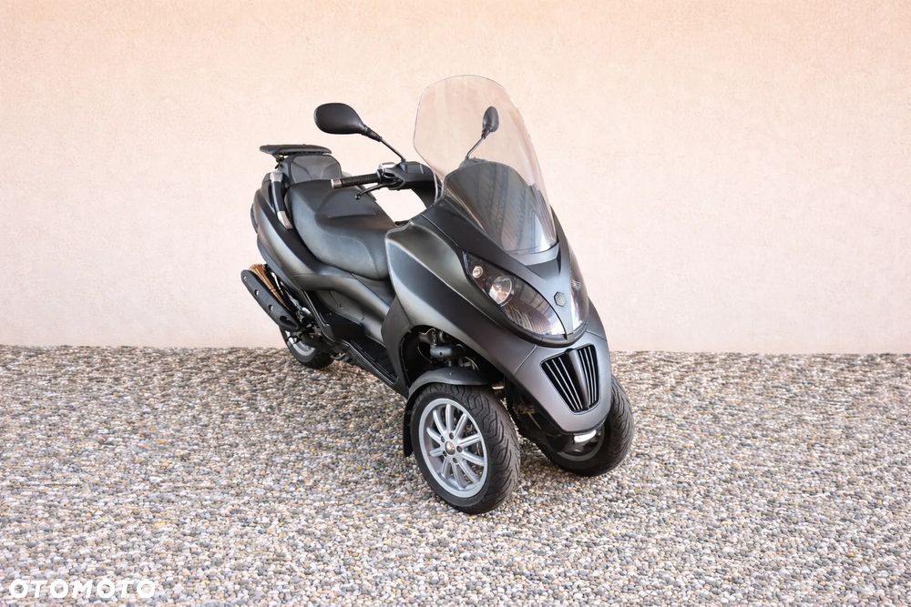 Piaggio MP-3 - 2