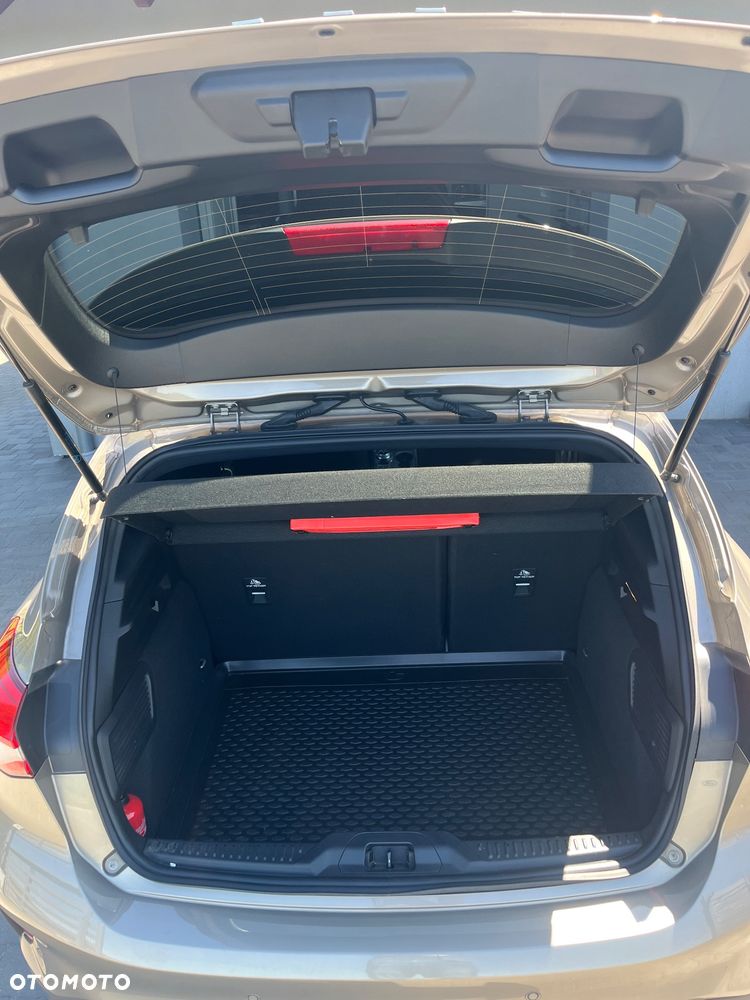 Ford Focus 1.5 EcoBoost ST-Line - 13