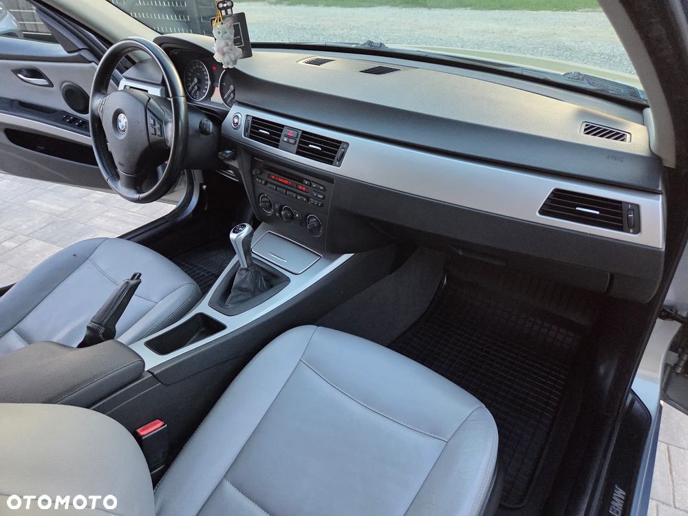 BMW Seria 3 318d DPF - 21