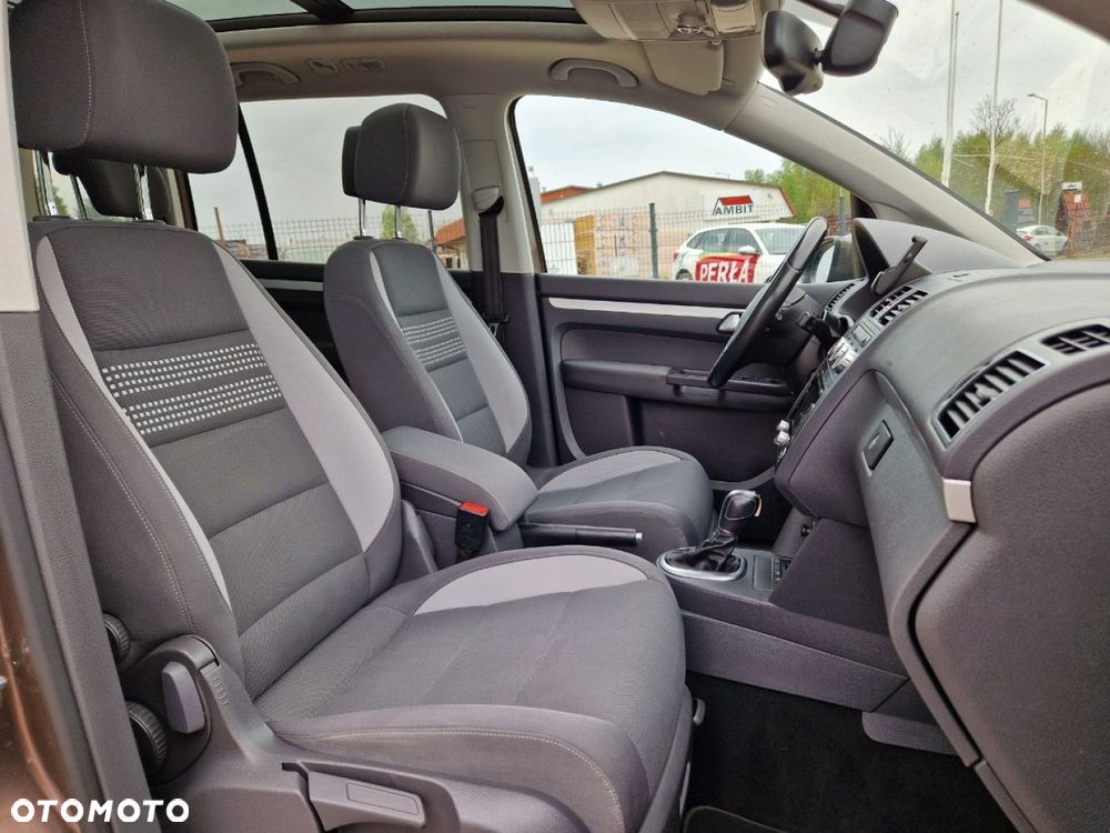 Volkswagen Touran 2.0 TDI DPF DSG Life - 23