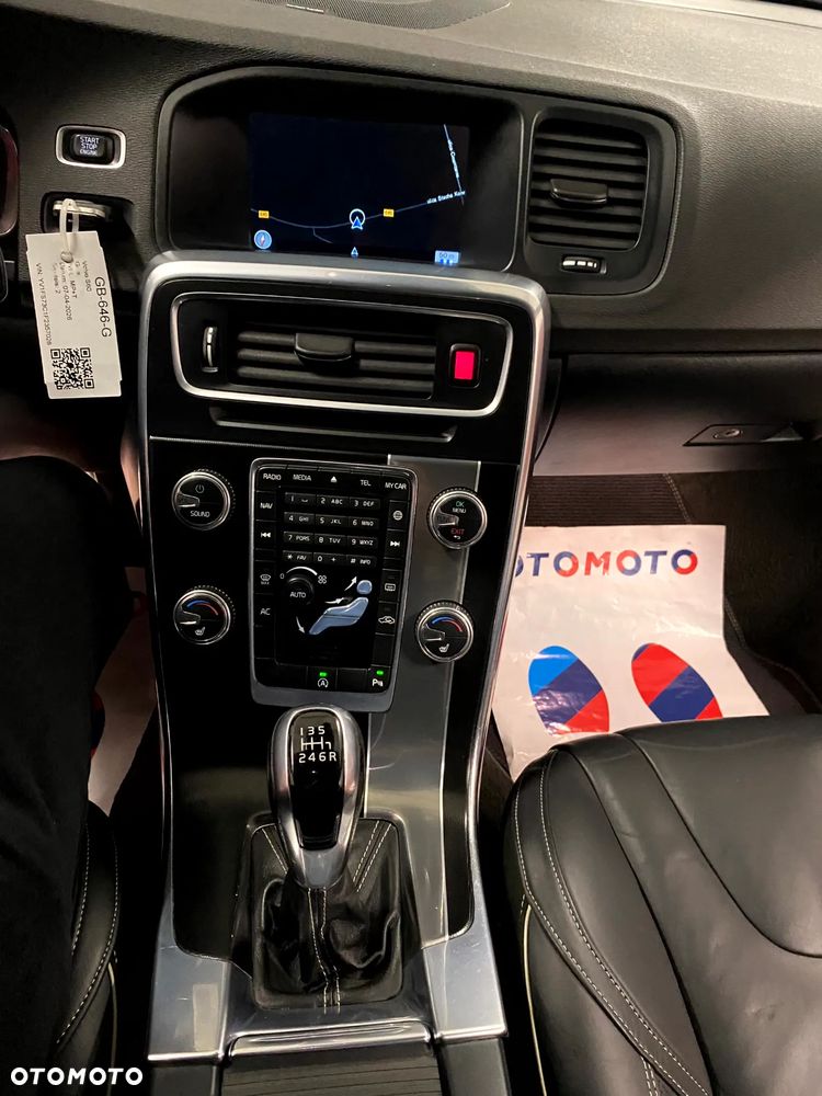 Volvo S60 D4 Drive-E R-Design Summum - 16