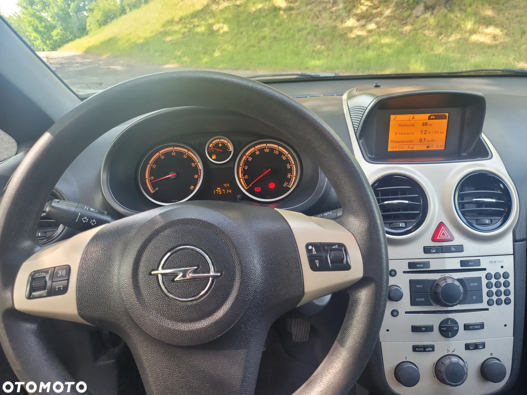 Opel Corsa 1.2 16V Cosmo - 4
