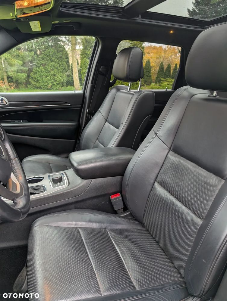 Jeep Grand Cherokee - 33