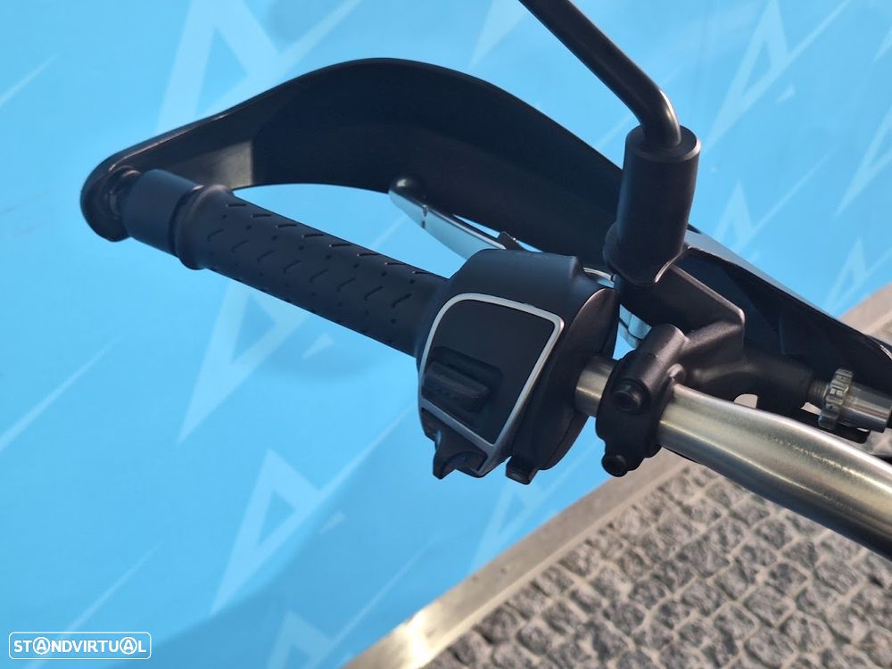 Moto Guzzi V85 TT - 8