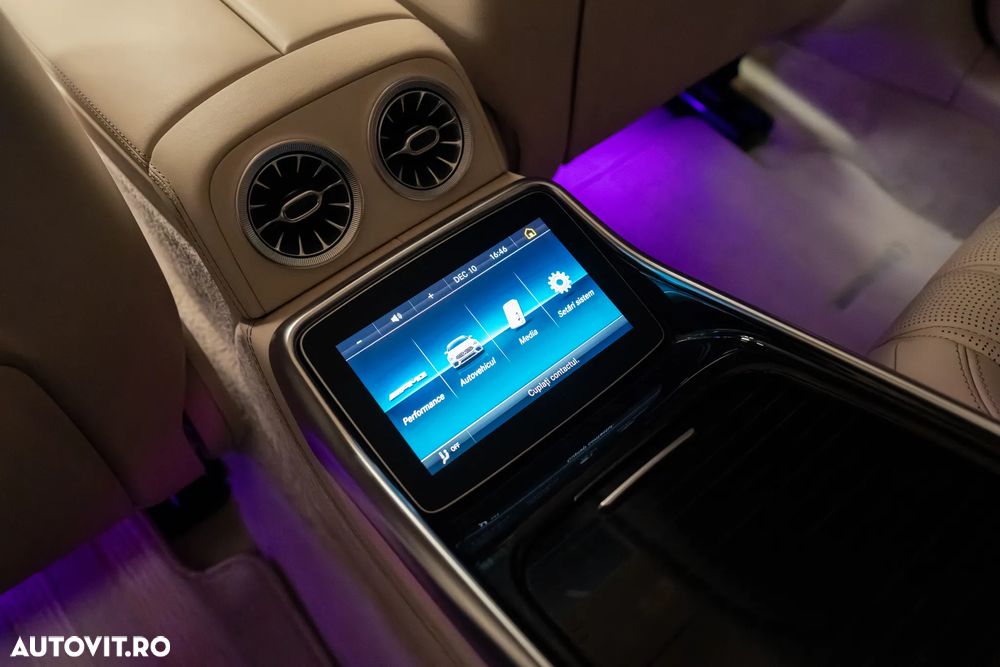 Mercedes-Benz AMG GT 4-door Coupe 63 4Matic+ Speedshift MCT 9G - 28