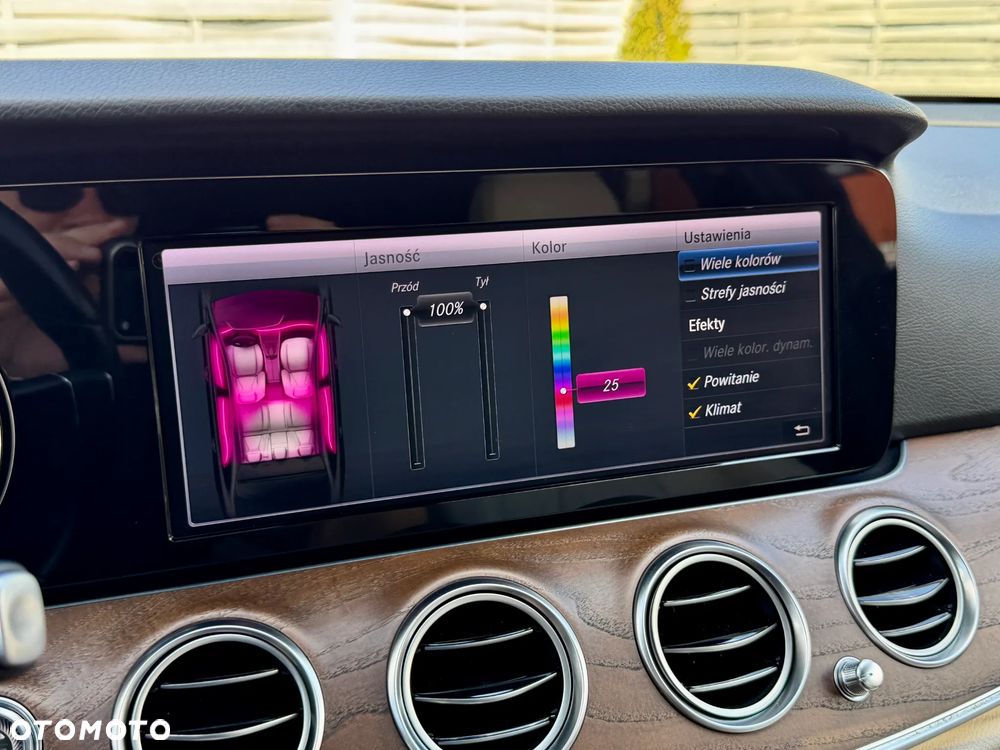 Mercedes-Benz Klasa E 300 9G-TRONIC AMG Line - 11