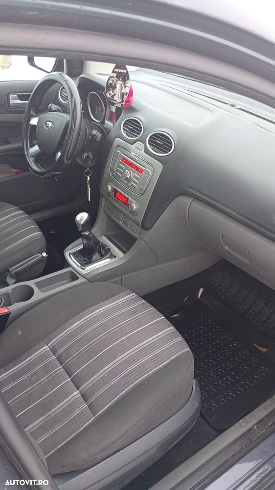 Ford Focus 1.6 16V Trend - 7