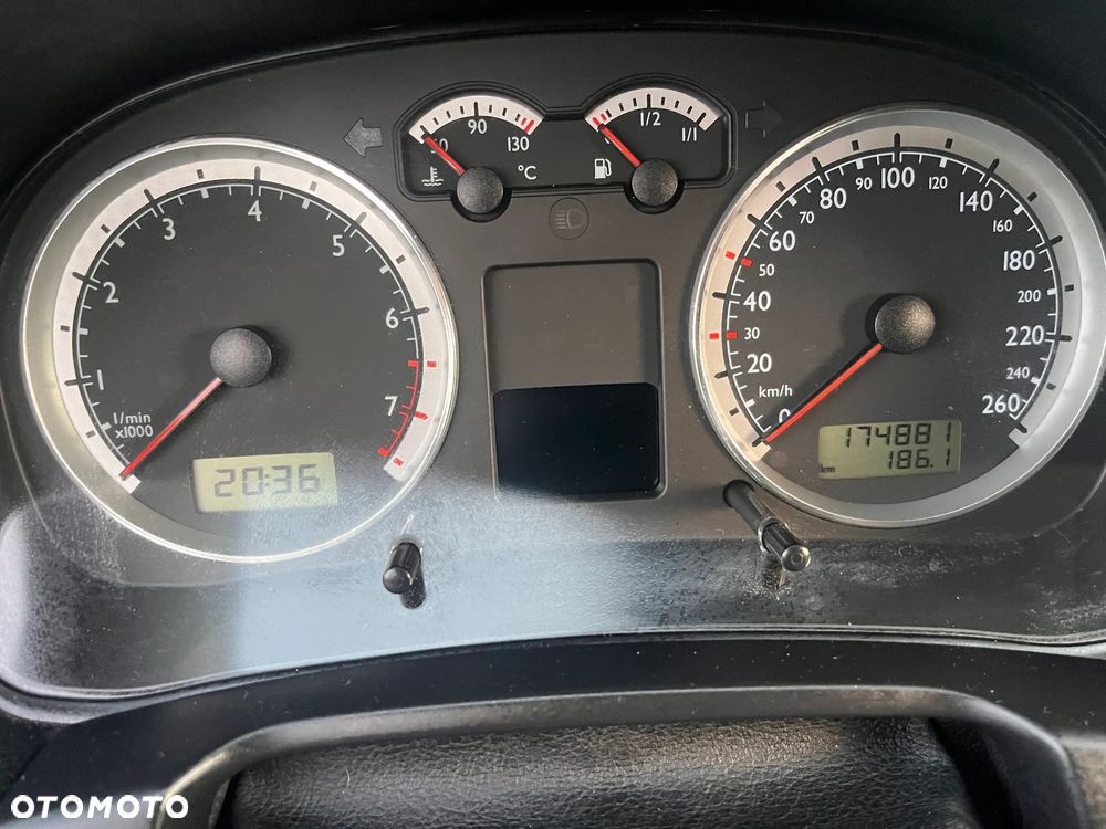Volkswagen Golf 1.6 Comfortline - 5