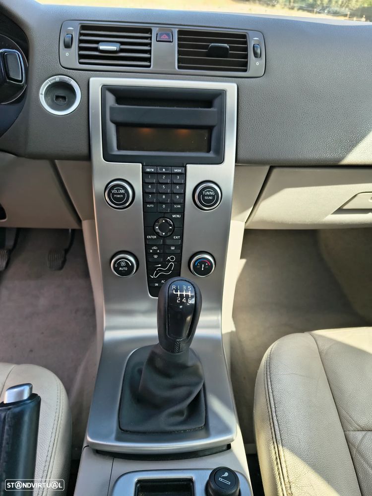 Volvo S40 2.0 D Momentum - 11