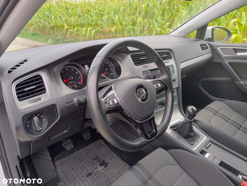 Volkswagen Golf - 8
