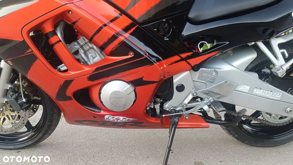 Honda CBR - 16