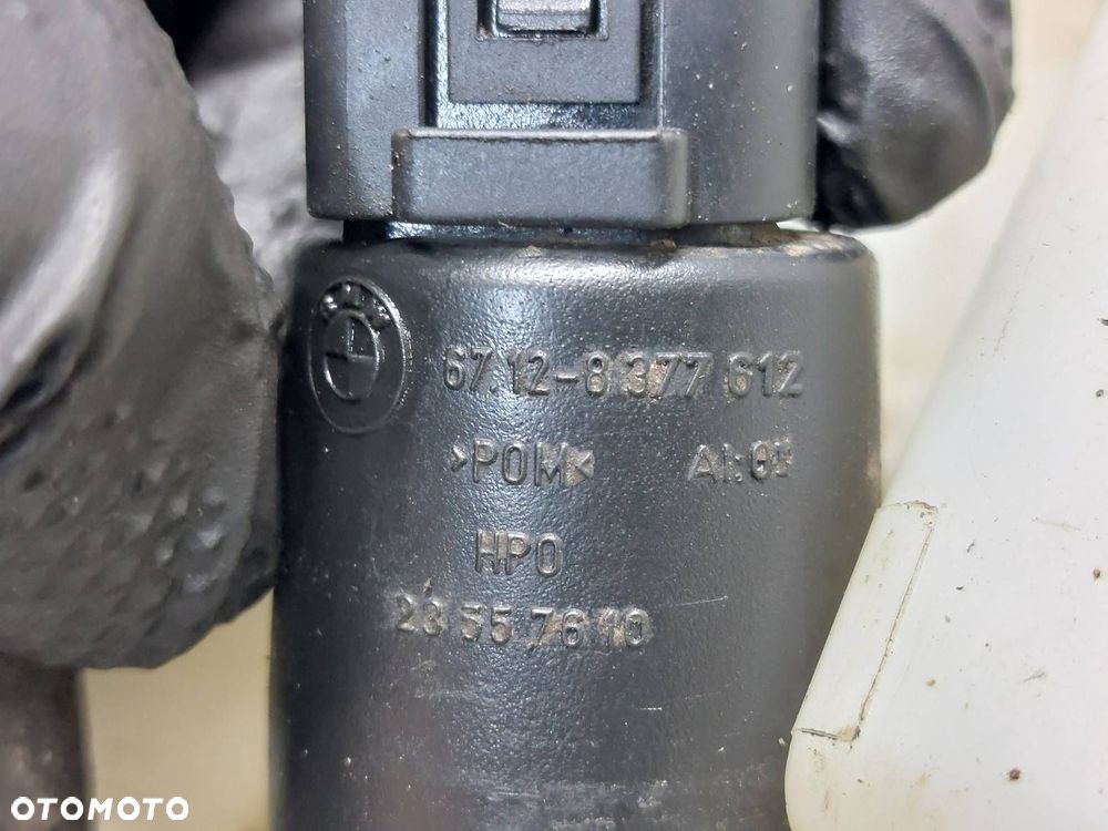 ZBIORNICZEK PŁYNU SPRYSKIWACZY XENON BMW E60 E61 7055349 8377613 - 6